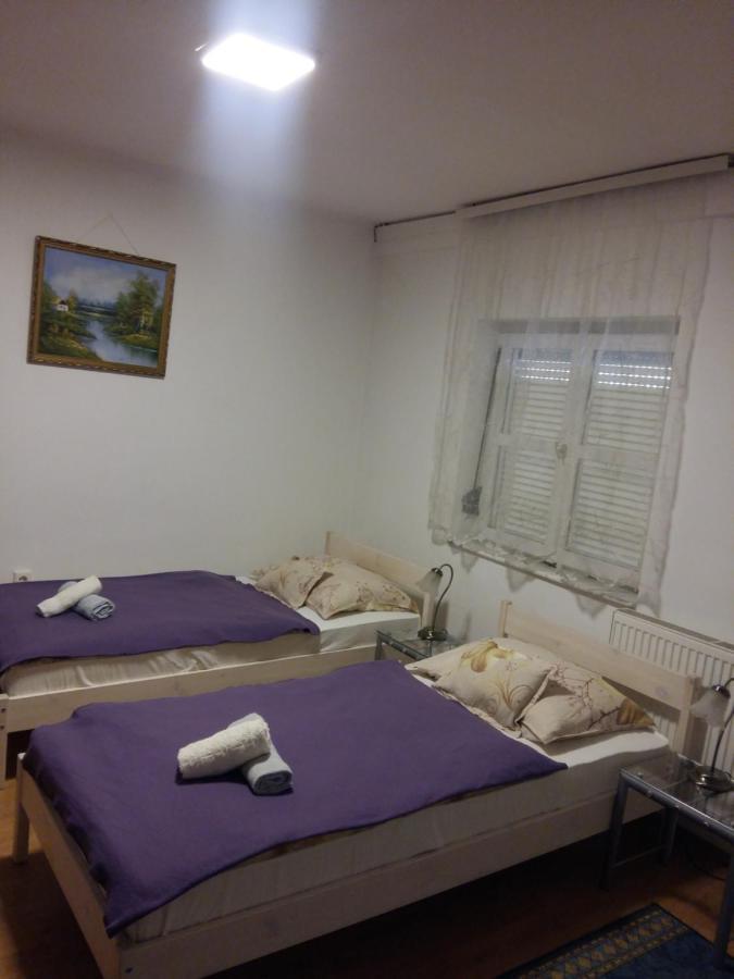 Bed and Breakfast Retro Panzio Pécs Zewnętrze zdjęcie