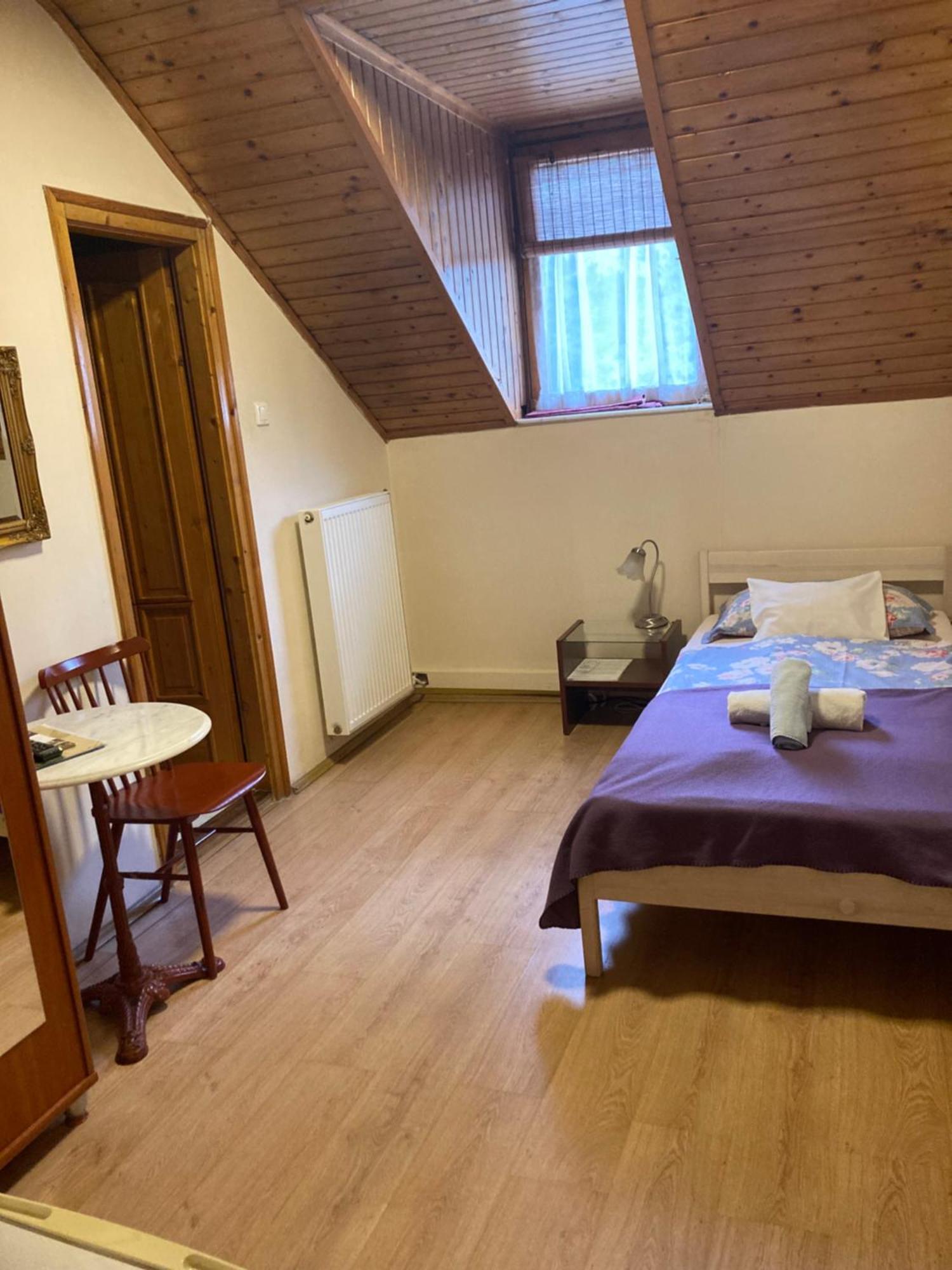 Bed and Breakfast Retro Panzio Pécs Zewnętrze zdjęcie