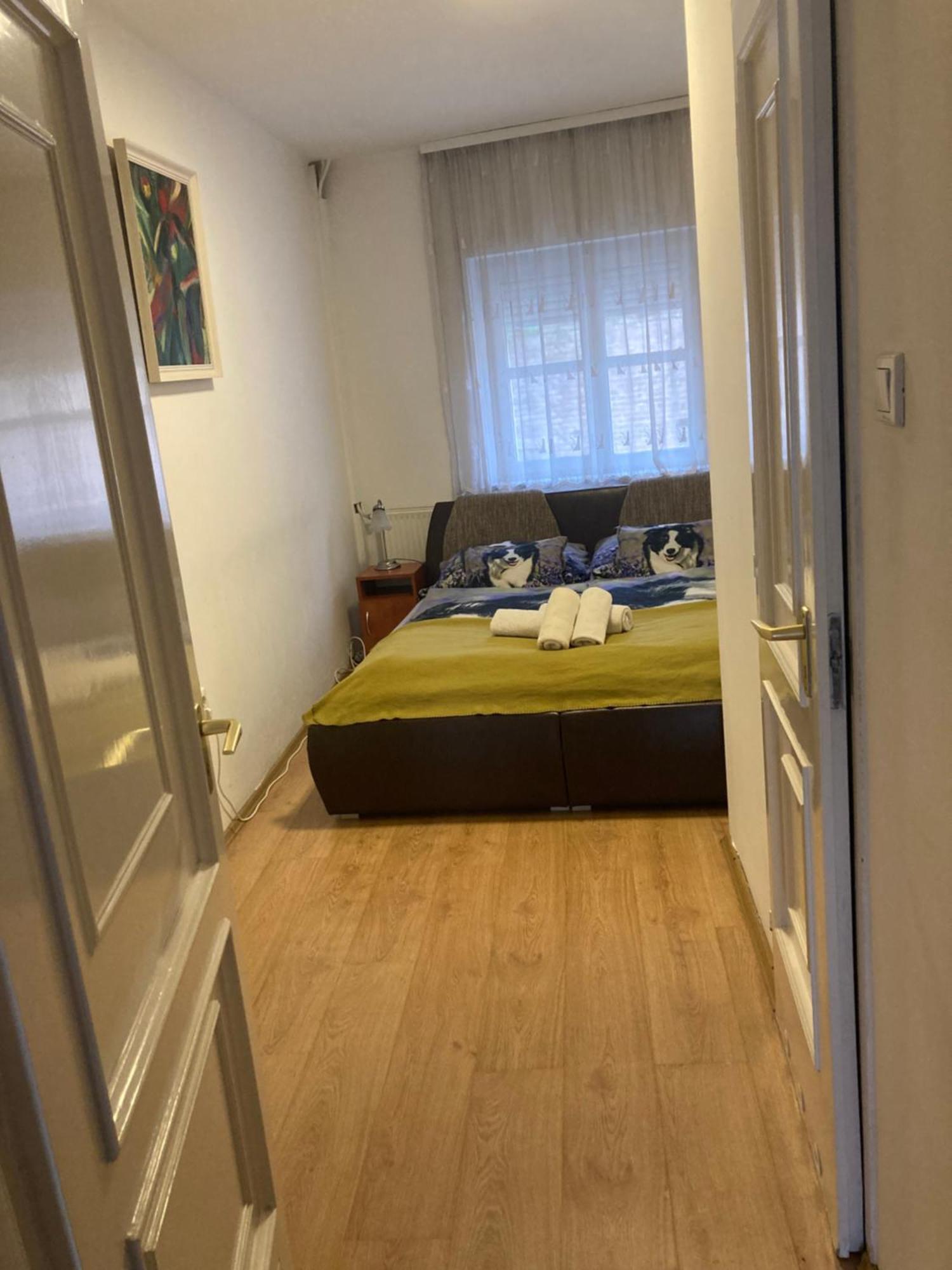 Bed and Breakfast Retro Panzio Pécs Zewnętrze zdjęcie