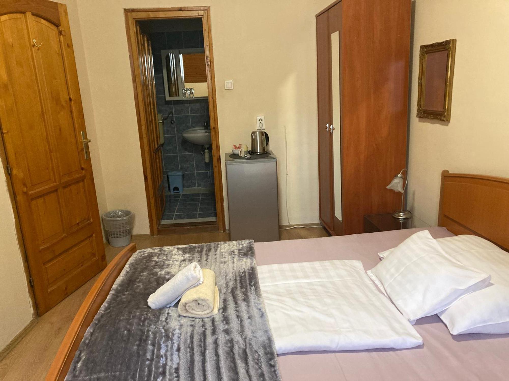 Bed and Breakfast Retro Panzio Pécs Zewnętrze zdjęcie
